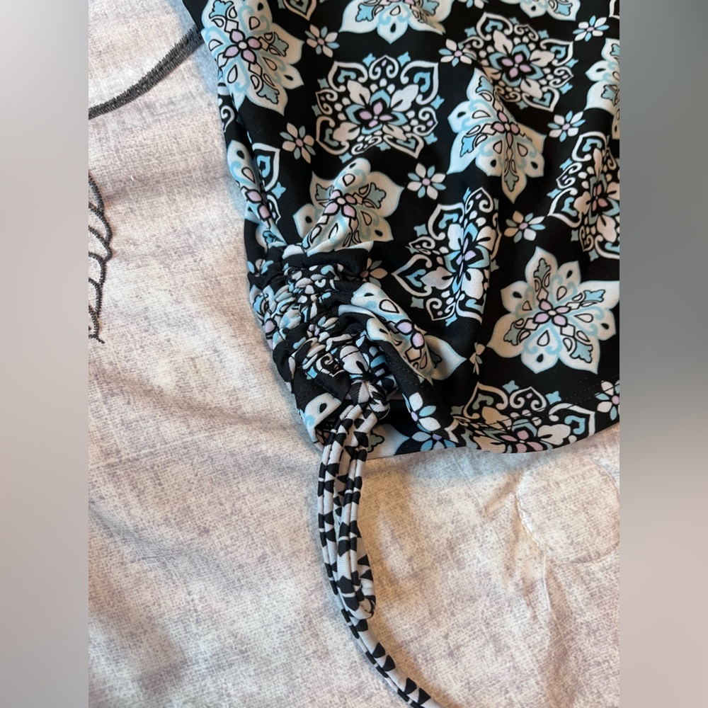 Black And White Patterned Bikini Top - image 6